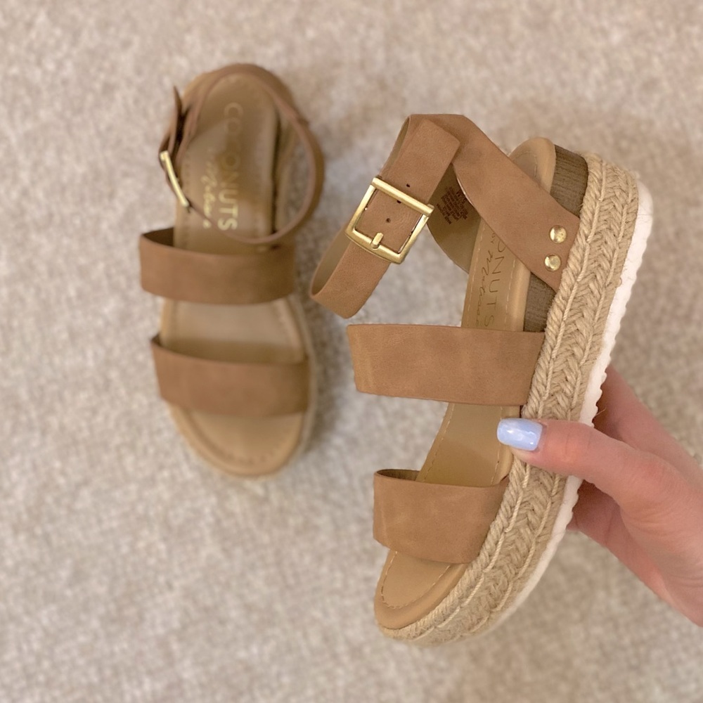 COCONUTS🥥 by Matisse brand sandals sz 5,5